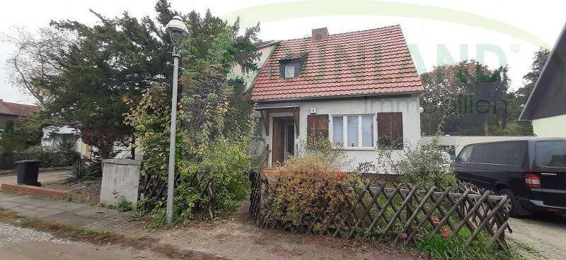 *Kleine sanierungsbedürftige DHH mit schönem Grundstück!*, 12209 Berlin (Steglitz-Zehlendorf Lichterfelde)