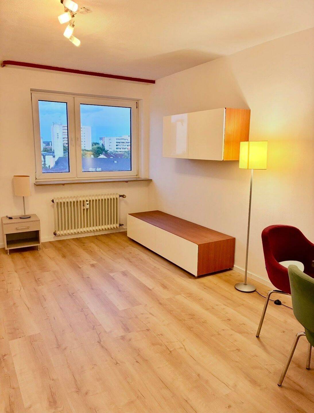 Erstbezug nach Sanierung! Möbliertes 1-Zi App. für Studenten oder Pendler nahe Siemens und Uni, 91058 Erlangen (Bruck Eltersdorf Erlangen-Süd Sebaldussiedlung Tennenlohe)