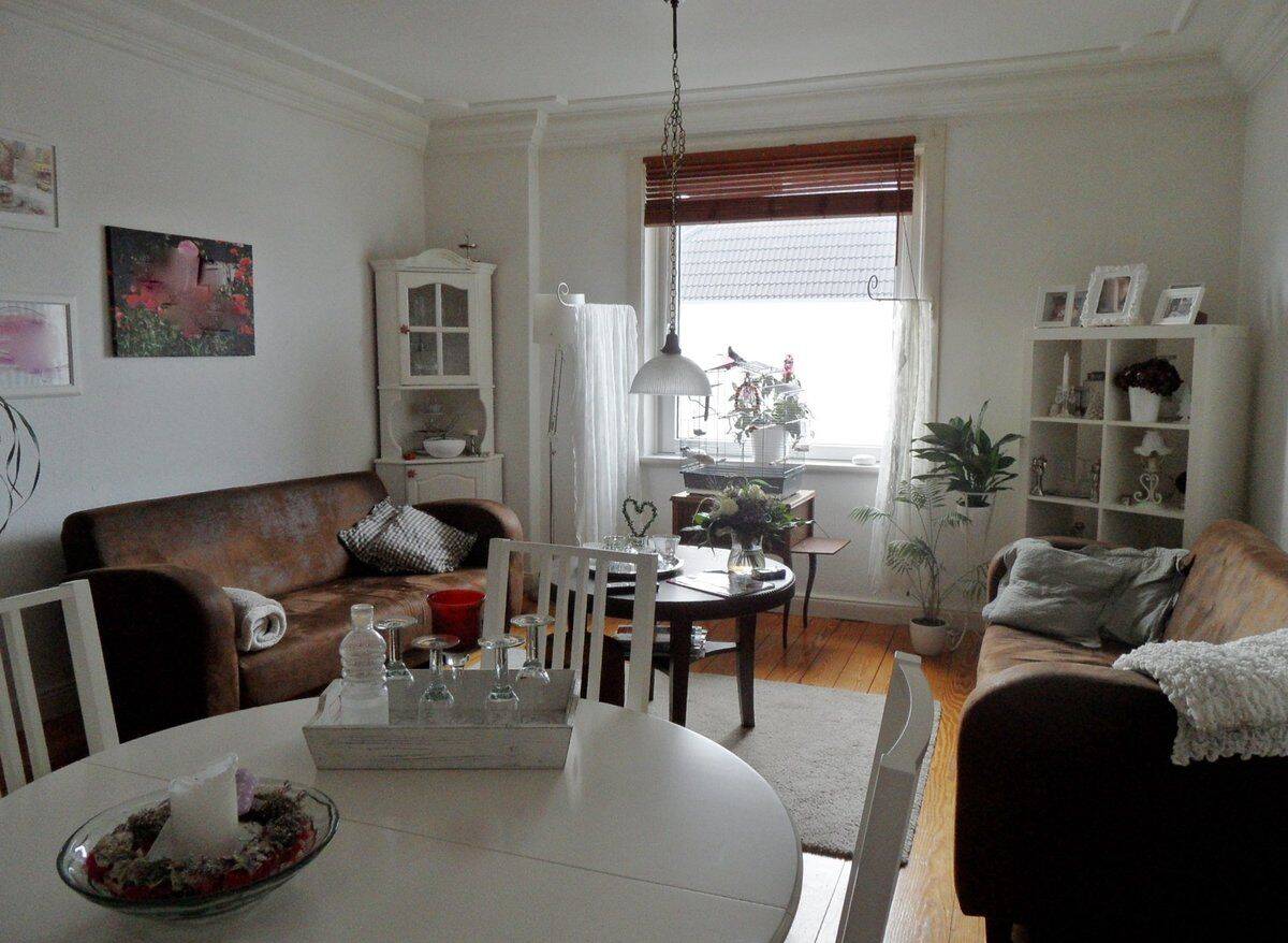 Bitte schriftlich anfragen: Besonders gemütliche Wohnung für eine kleine Familie, 25421 Pinneberg