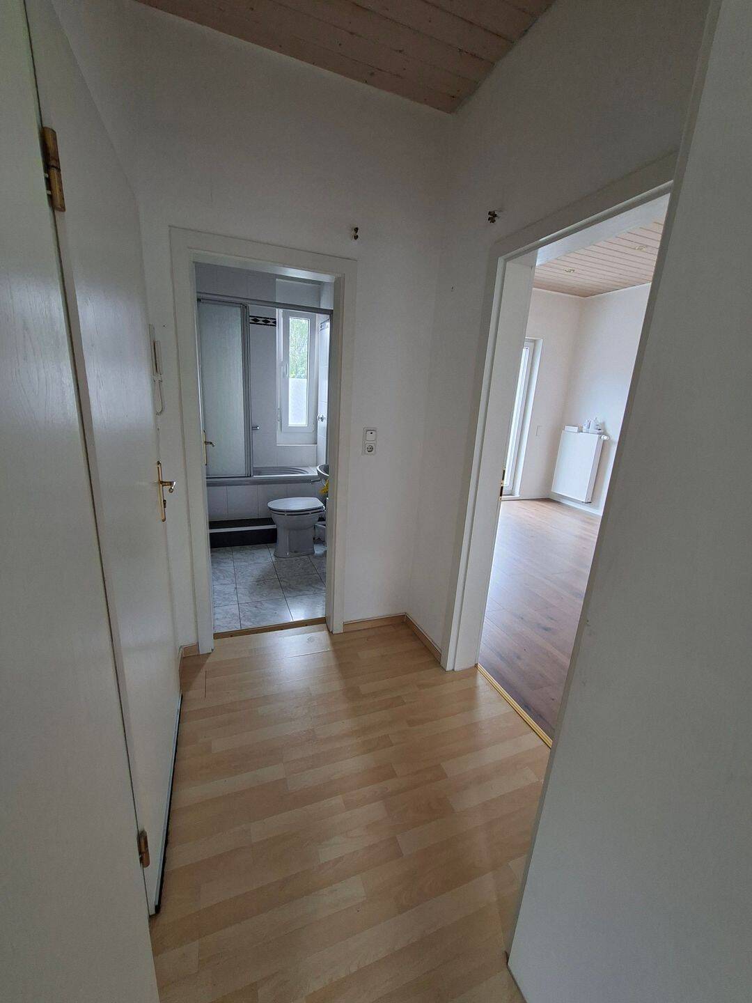 Helle 2,5 Zimmerwohnung mit Terrasse PROVISIONSFREI, 51067 Köln (Mülheim Buchheim Dellbrück Holweide)