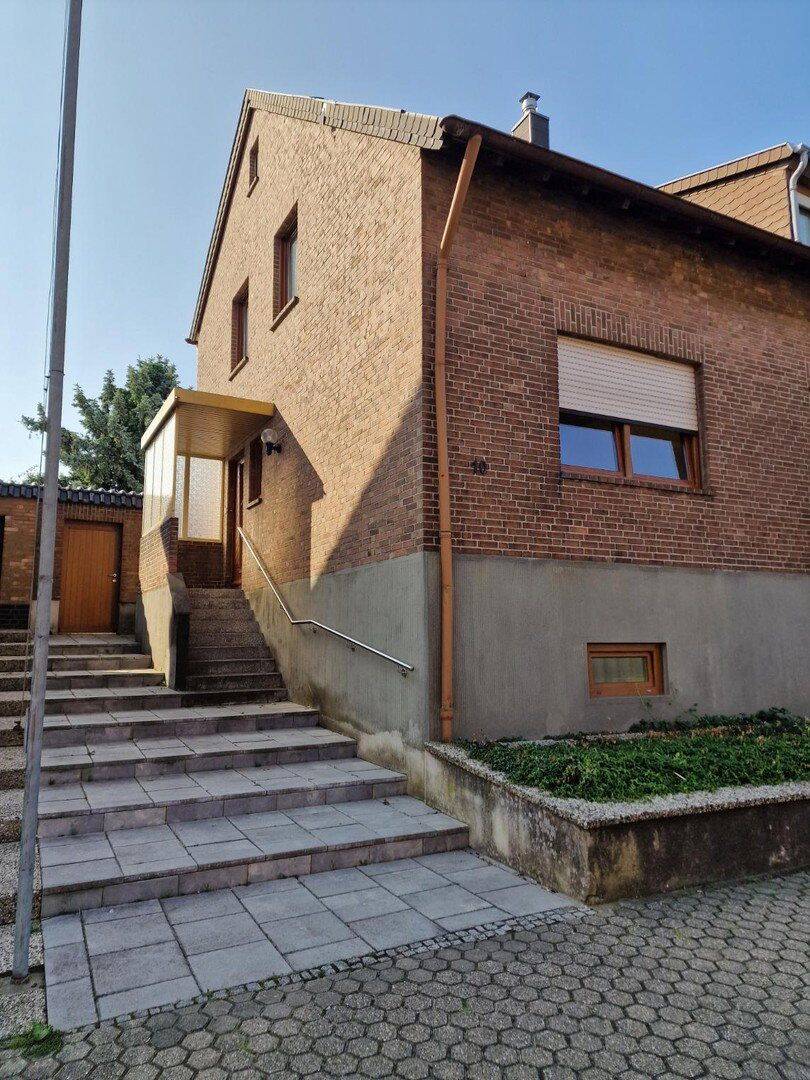 Geräumige Doppelhaushälfte mit großem Garten in ruhiger Lage von Düren-Merken – ab dem 01.11.2026, 52353 Düren