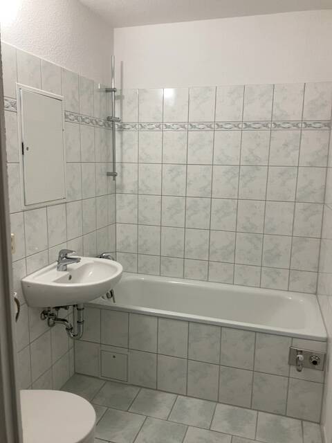 WBG – kleine 1 Zimmerwohnung für Studenten u. Azubis!, 14772 Brandenburg an der Havel (Altstadt Görden Hohenstücken Nord)