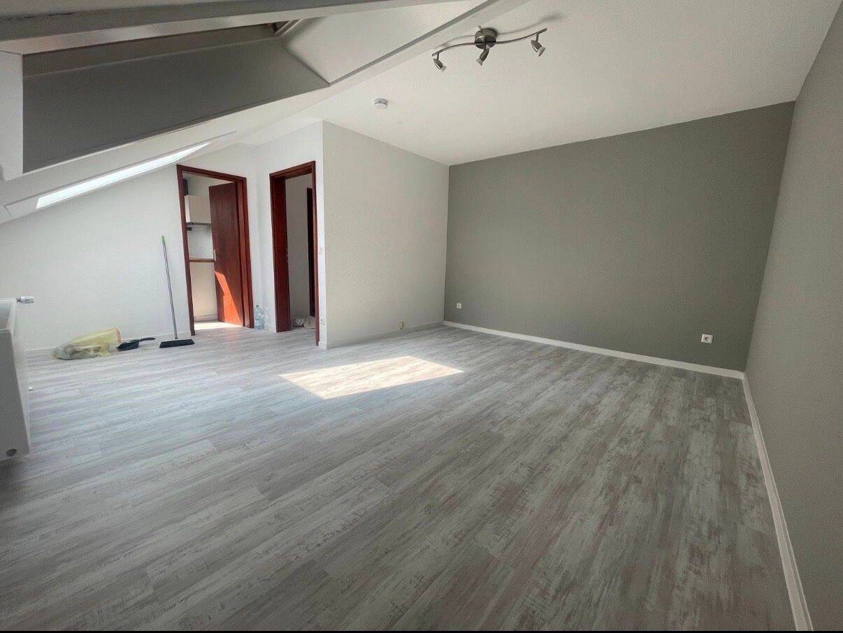 Klimatisierte 1-Zimmer-Dachgeschosswohnung mit Stellplatz und Einbauküche ab 01.10.26, 71735 Eberdingen