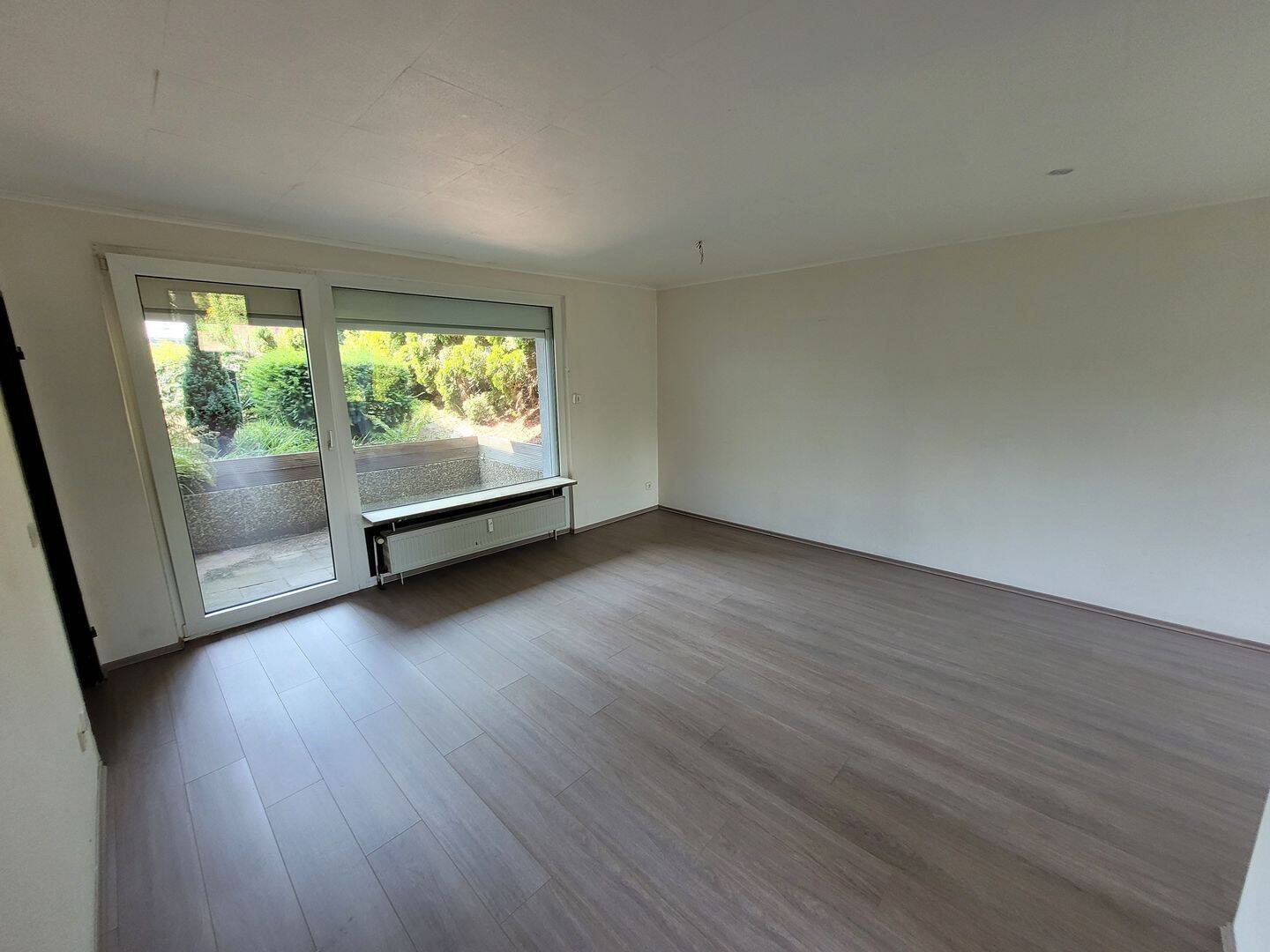 Kompaktes Erdgeschoss-Apartment mit kleiner Terrasse und separater Küche, 47443 Moers