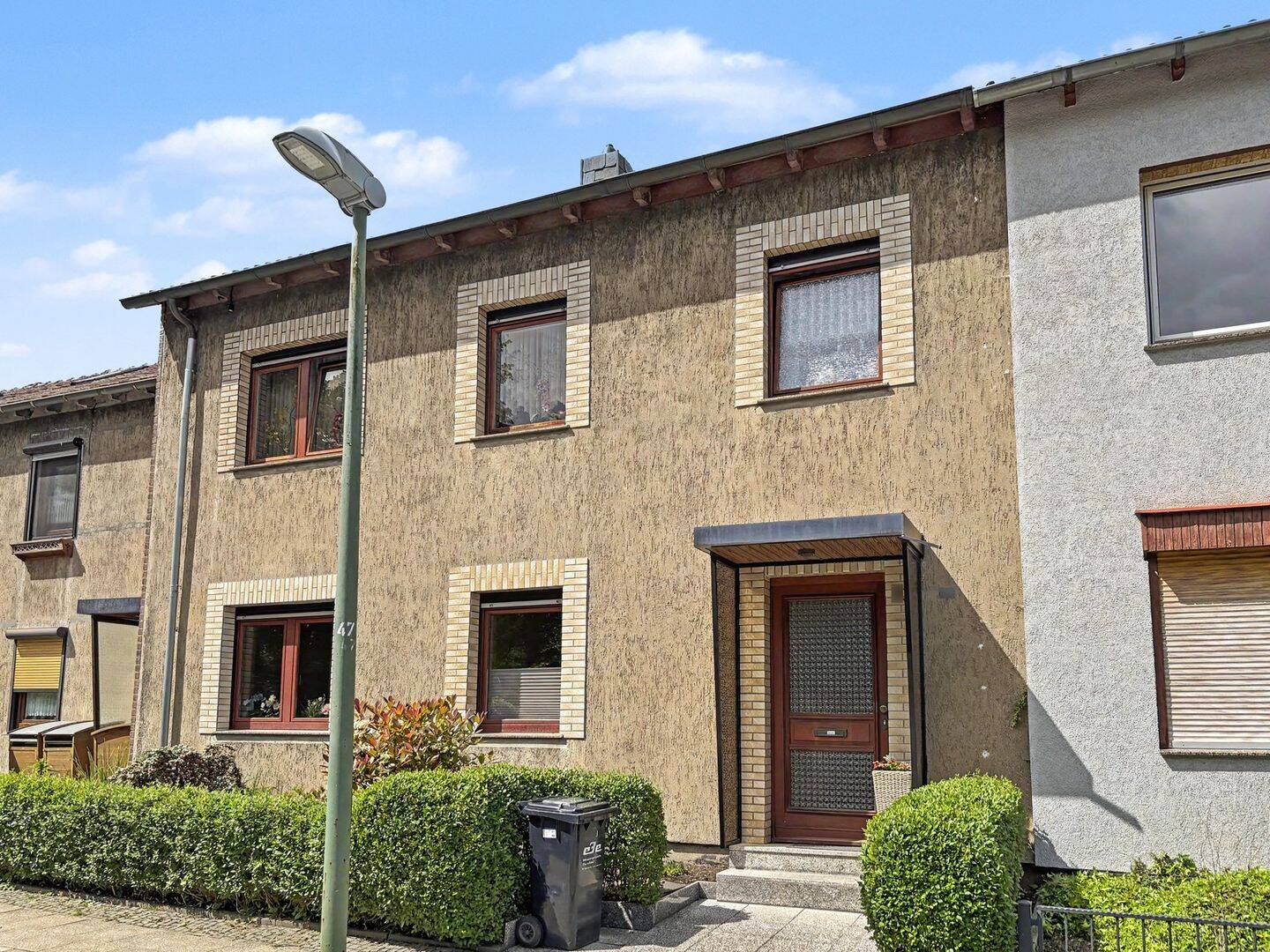 Reihenmittelhaus mit zwei Wohneinheiten und Ausbaupotenzial in Essen-Katernberg, 45327 Essen (Katernberg Stoppenberg)
