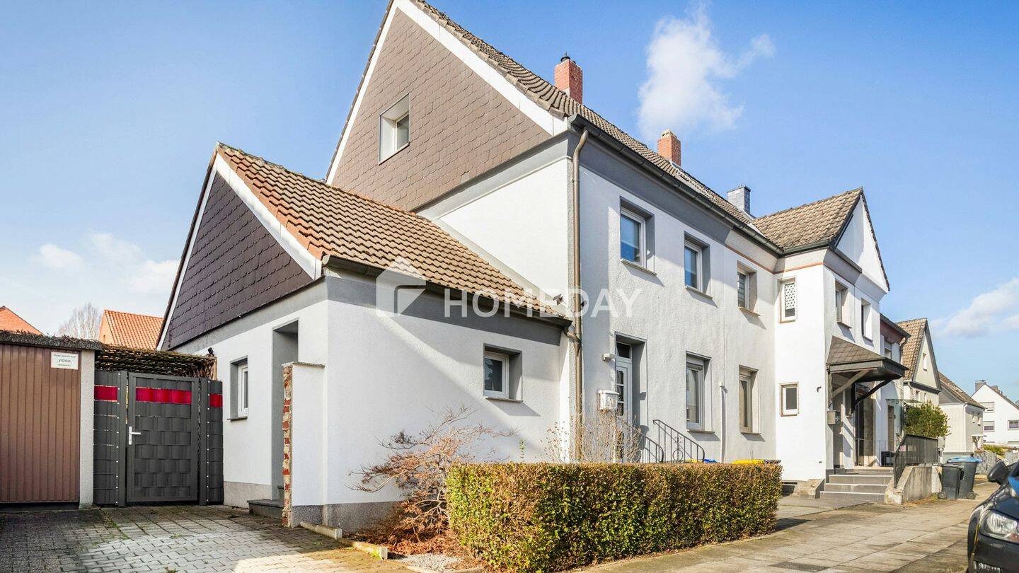 Charmantes Reihenendhaus mit Kamin, Pool und Garten – Wohnen mit Geschichte und Komfort, 46240 Bottrop (Boy Eigen)