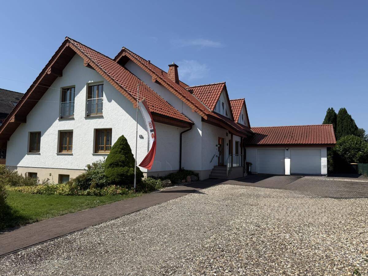 Wohnen auf höchstem Niveau – exklusives Zweifamilienhaus mit Pool und Wellnessbereich, 59590 Geseke