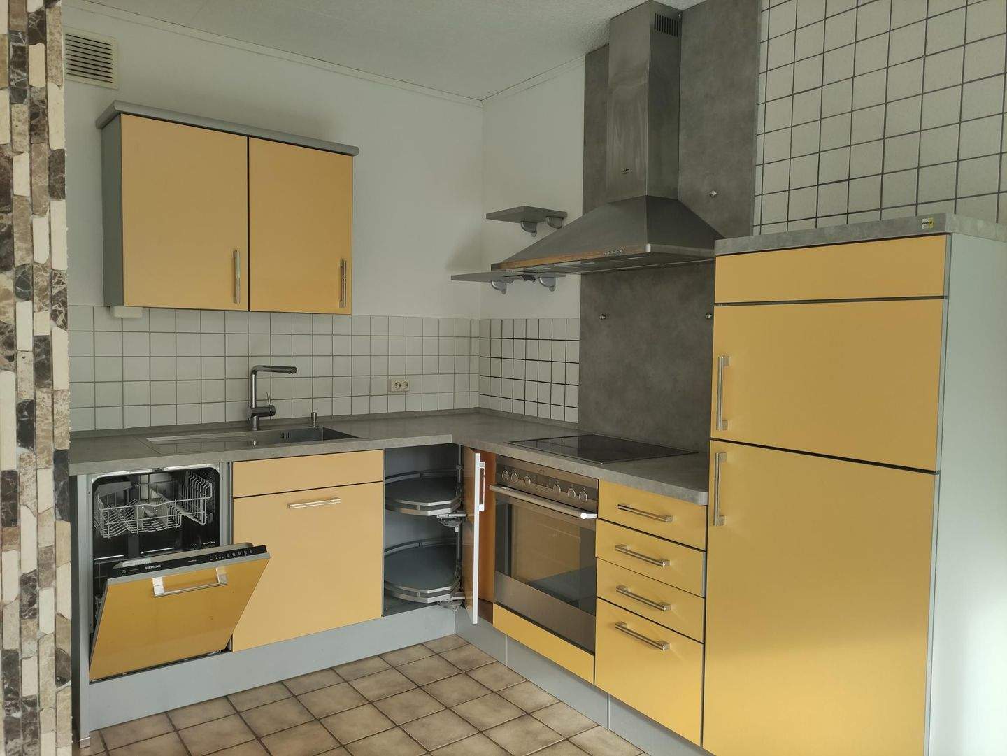 2-Zimmer-Wohnung mit Balkon und Blick ins Grüne – Ihr neues Zuhause in ruhiger Lage, 98617 Meiningen