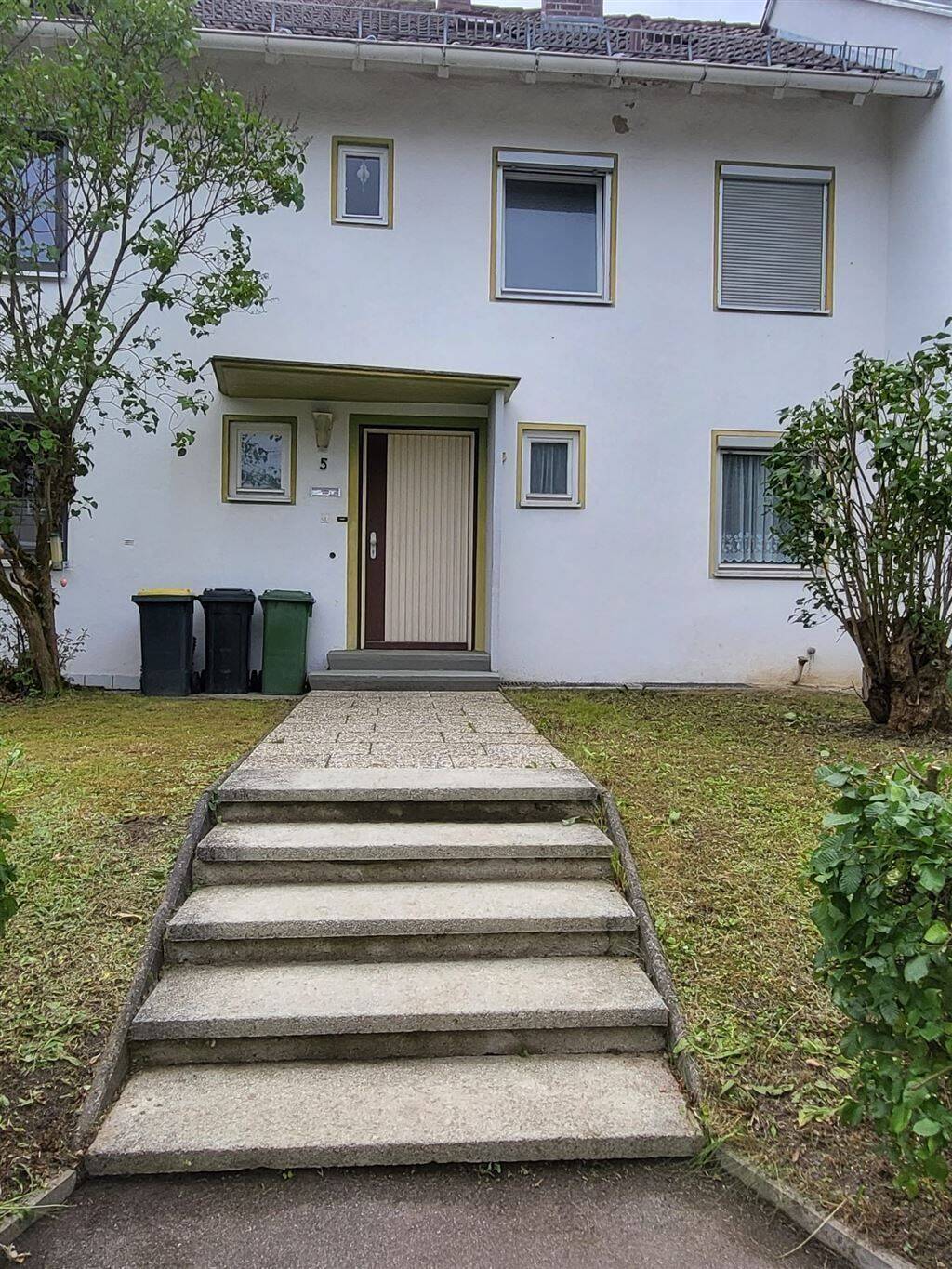 CO Nähe FH ** schicke Studenten WG gesucht ** 5 Schlafzimmer, Garten und Terrasse, 96450 Coburg
