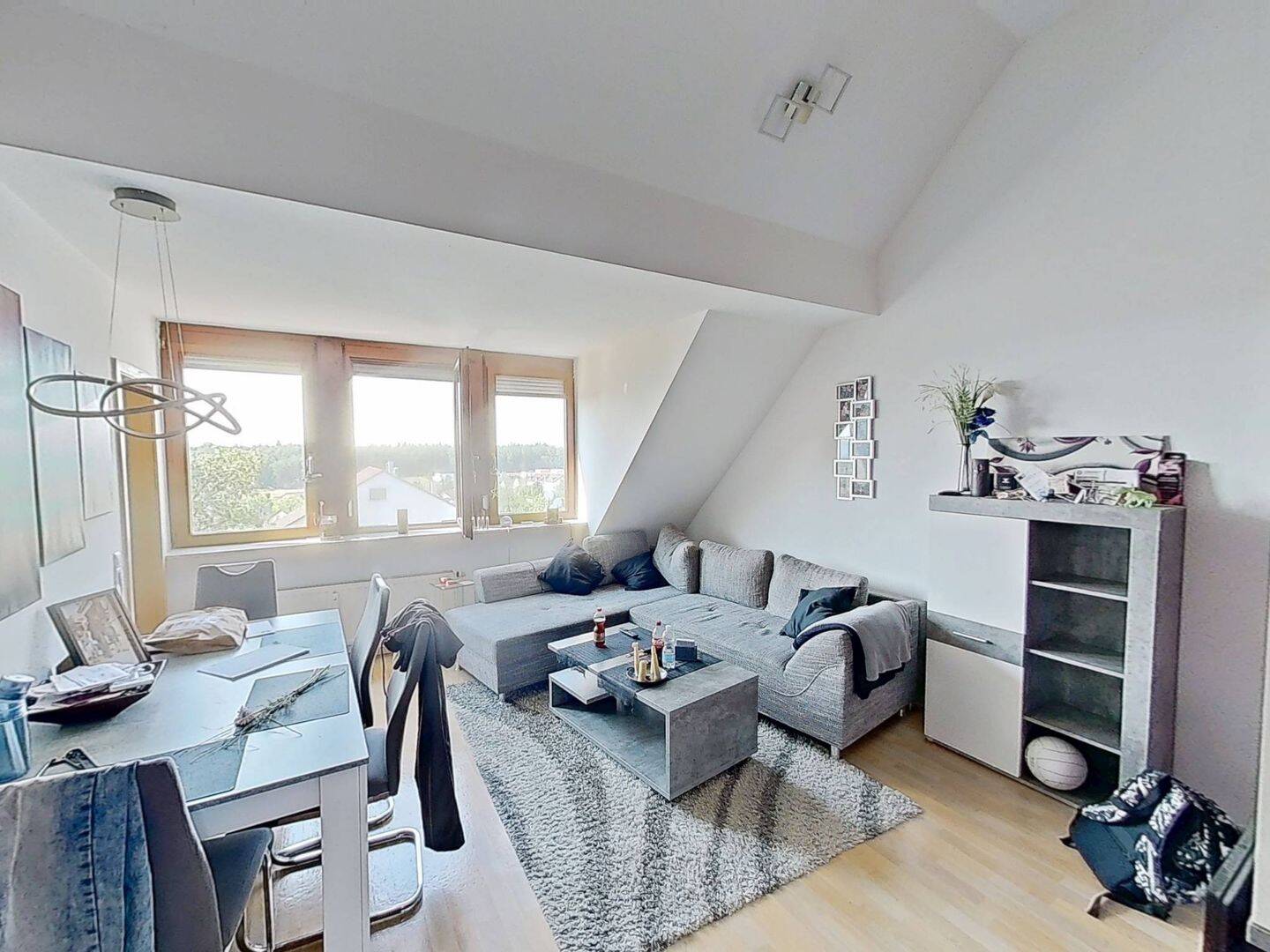 Lichtdurchflutete 3-Zimmer-Dachgeschosswohnung mit Tageslichtbad, 89522 Herbrechtingen