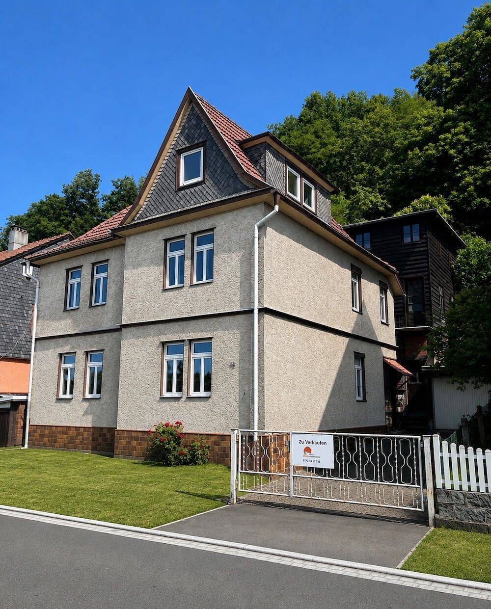 Zweifamilienhaus mit vermieteter Erdgeschosswohnung und vielseitigen Nutzungsmöglichkeiten, 96515 Sonneberg