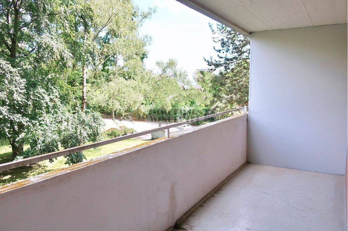 1 Zimmer-Apartment im begehrten Stadtwesten mit Balkon und Lift, 93049 Regensburg (Großprüfening-Dechbetten-Königswiesen Innenstadt Westenviertel)