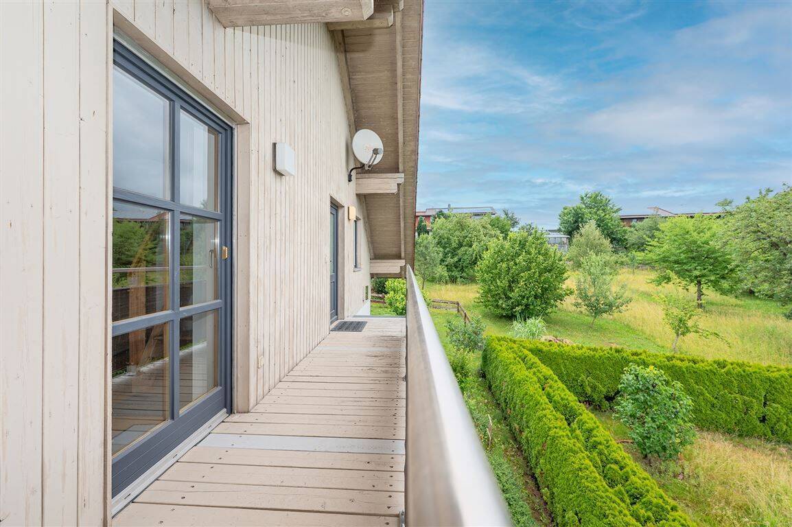 Idyllisch gelegene Zweizimmerwohnung mit Galerie, Balkon und Gärtchen., 94127 Neuburg a. Inn
