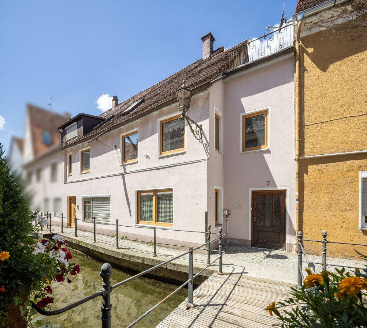 Wohnen wie im eigenen Haus – Historischer Charme auf drei Ebenen, 87700 Memmingen