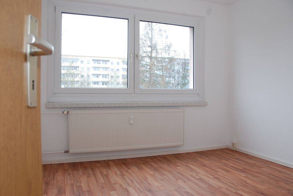 Bezugsfertige 3-Raum-Wohnung, 9120 Chemnitz (Altchemnitz Bernsdorf Helbersdorf Kapellenberg)