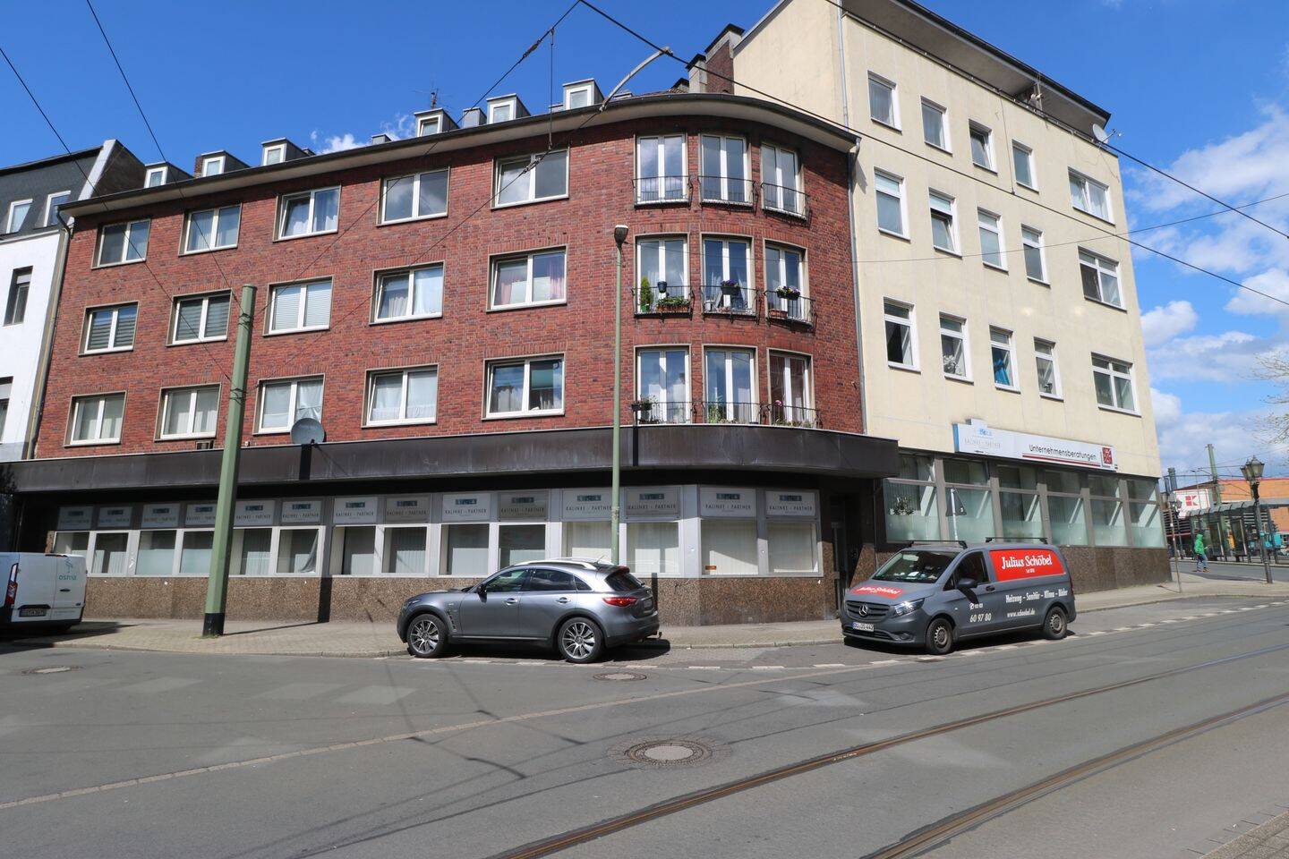 Attraktives Wohn-/Geschäftshaus mit 2047 m² Wohn-/Nutzfläche in zentraler Lage von Duisburg-Ruhrort, 47119 Duisburg (Beeck Laar Ruhrort)