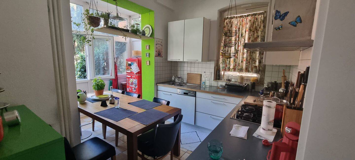 Schöne Altbauwohnung EG, 70186 Stuttgart (Ost)