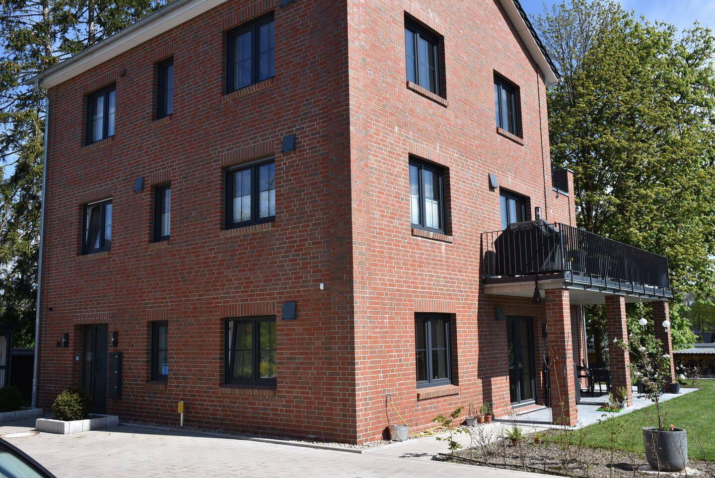 Traumhafte, neuwertige 3-Zi. Wohnung mit großen Süd-Westbalkon, 21266 Jesteburg
