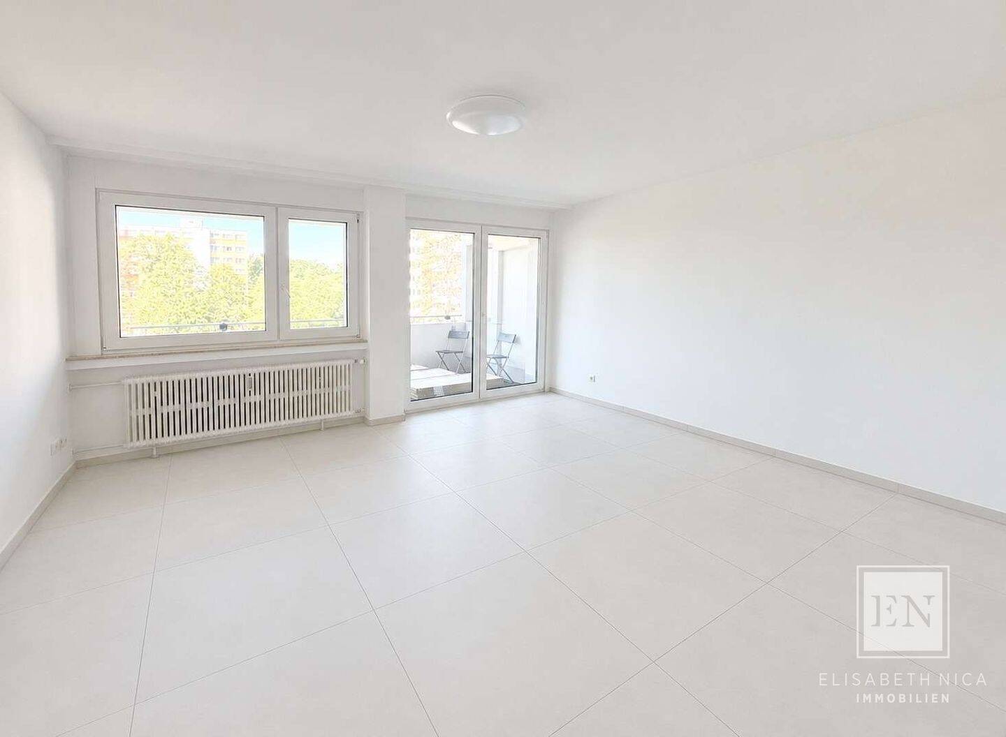 Modernisierte, schicke 2-Zimmer-Wohnung in Ramersdorf, 81735 München (Berg am Laim Ramersdorf-Perlach Trudering-Riem)