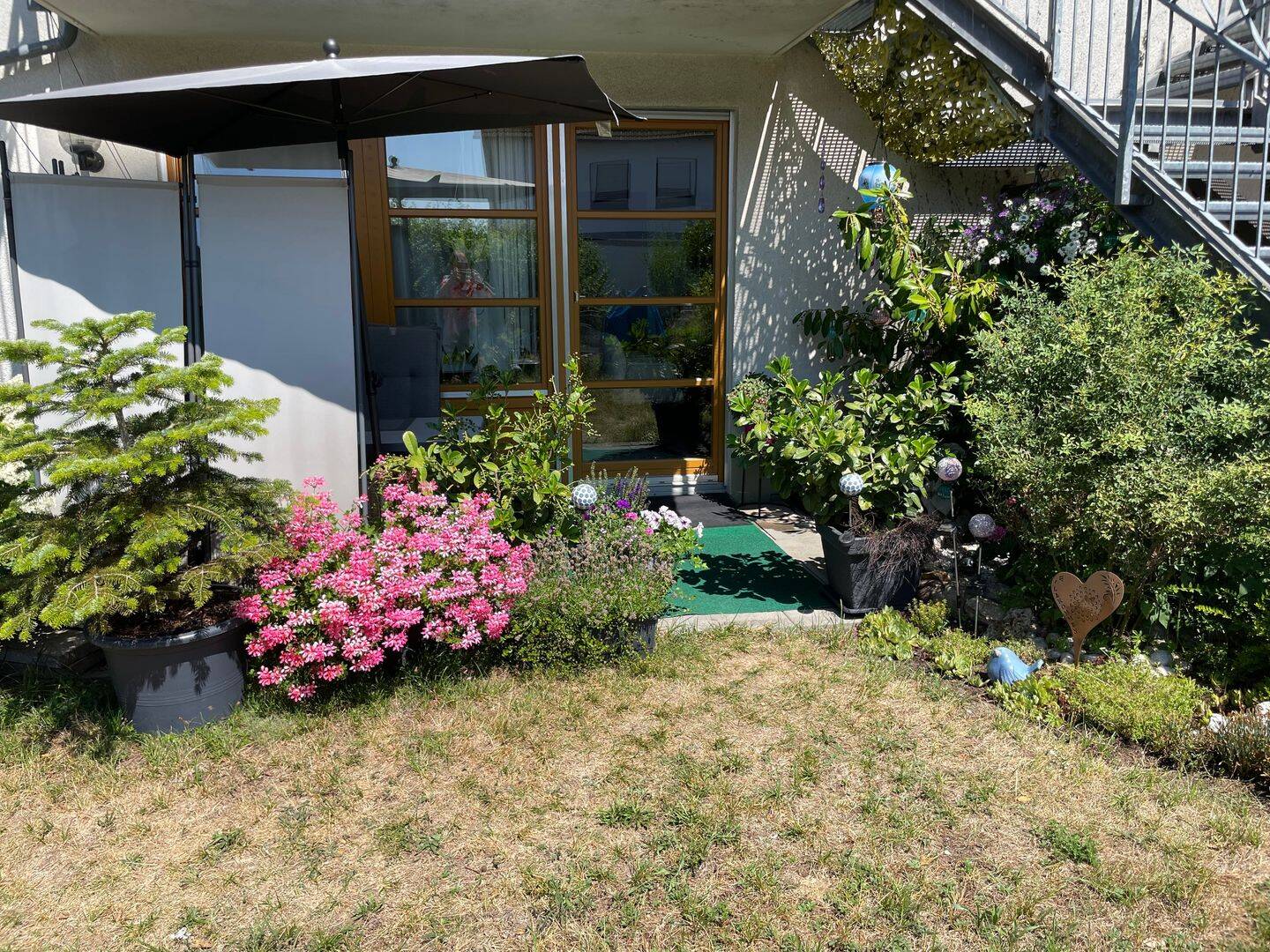 Sehr schöne 2-Zimmer-EG-Single-Wohnung mit Terrasse und Gartenanteil, 91056 Erlangen