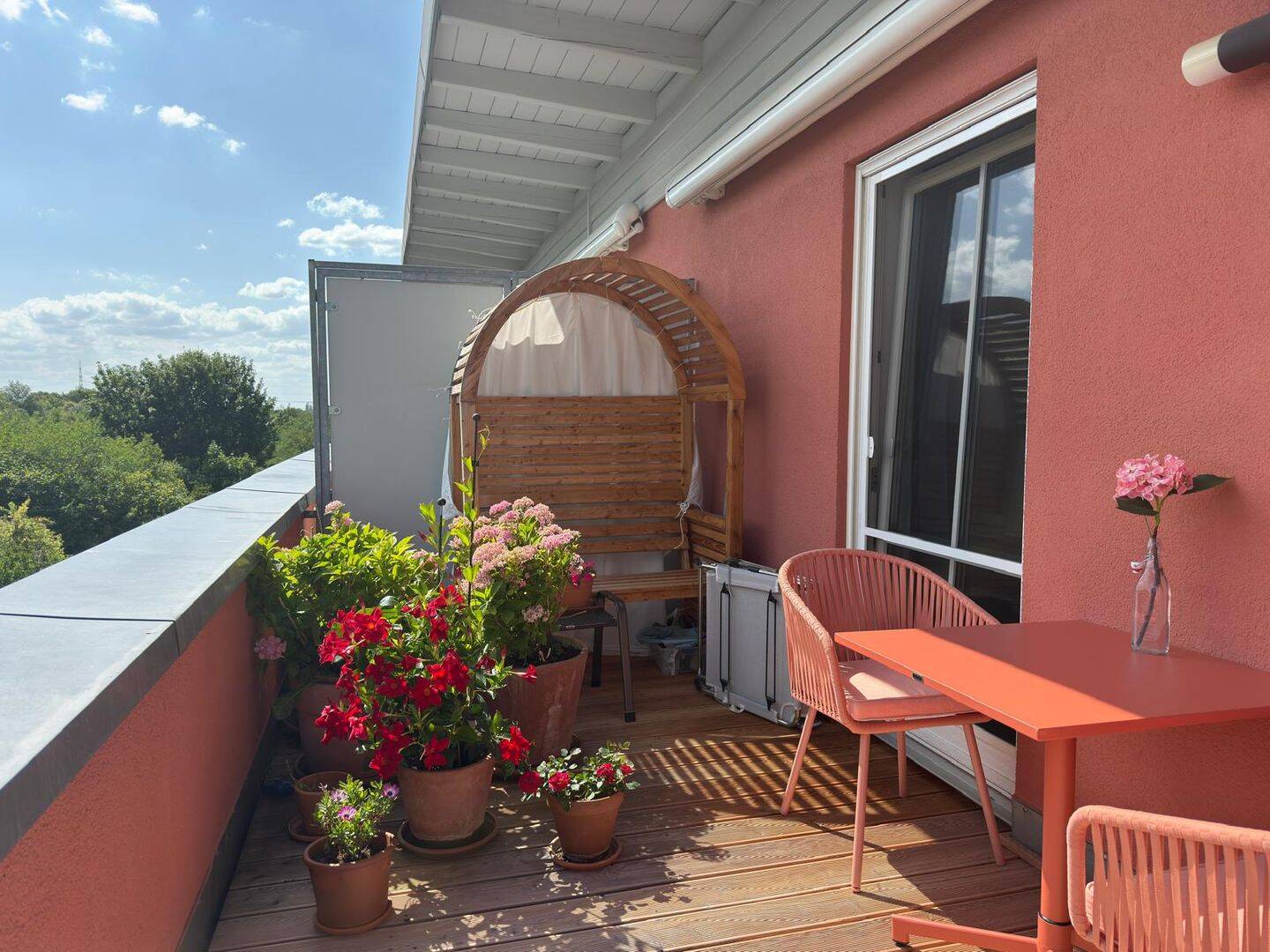 Wohnen auf höchstem Niveau – 3 Zimmer Penthouse mit Dachterrasse in ruhiger Parklage, Poing, 85586 Poing