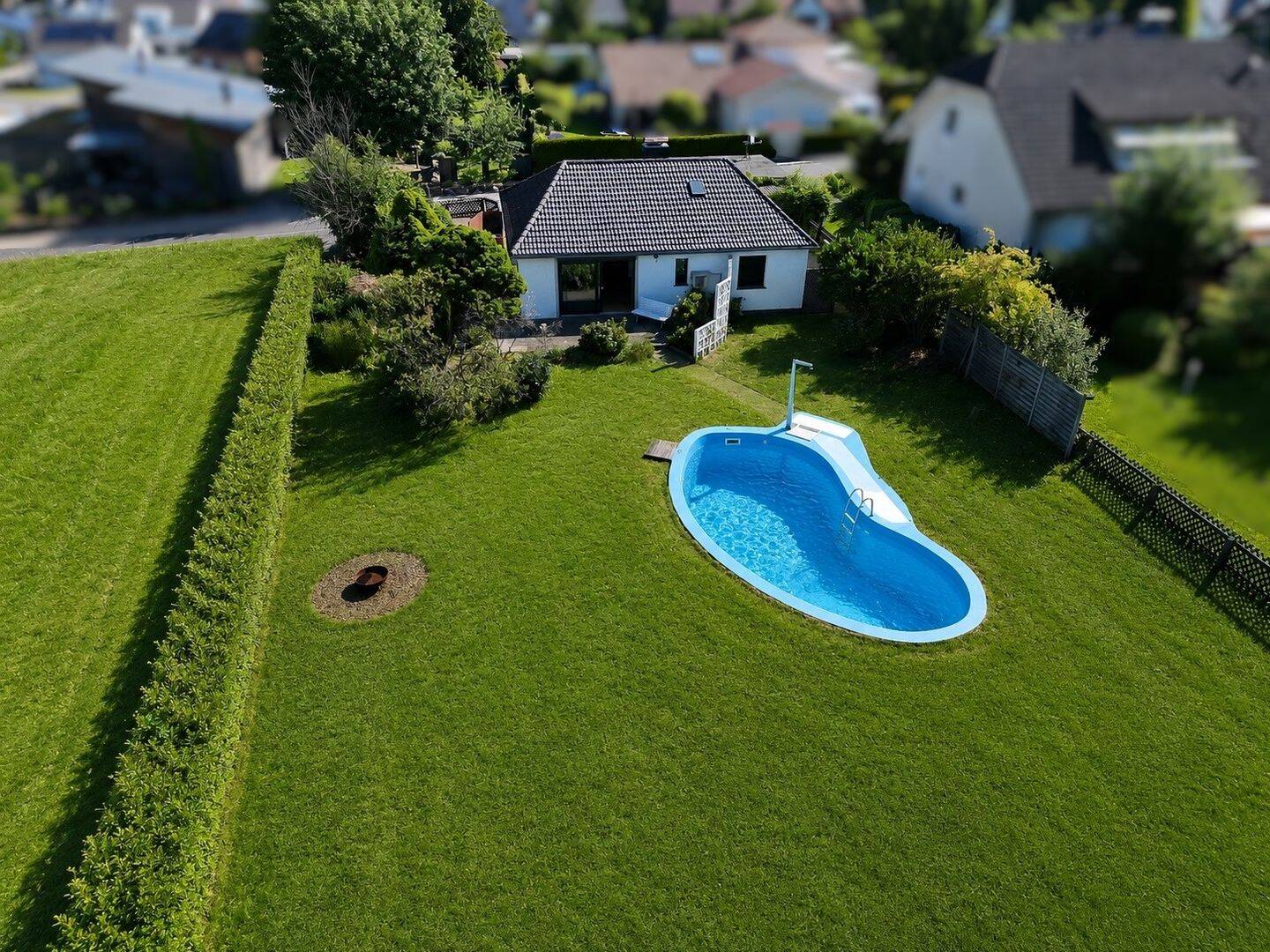 Renovierter Bungalow mit Pool und schönem Grundstück OT Horhausen – Wohnen auf einer Ebene!, 56593 Pleckhausen