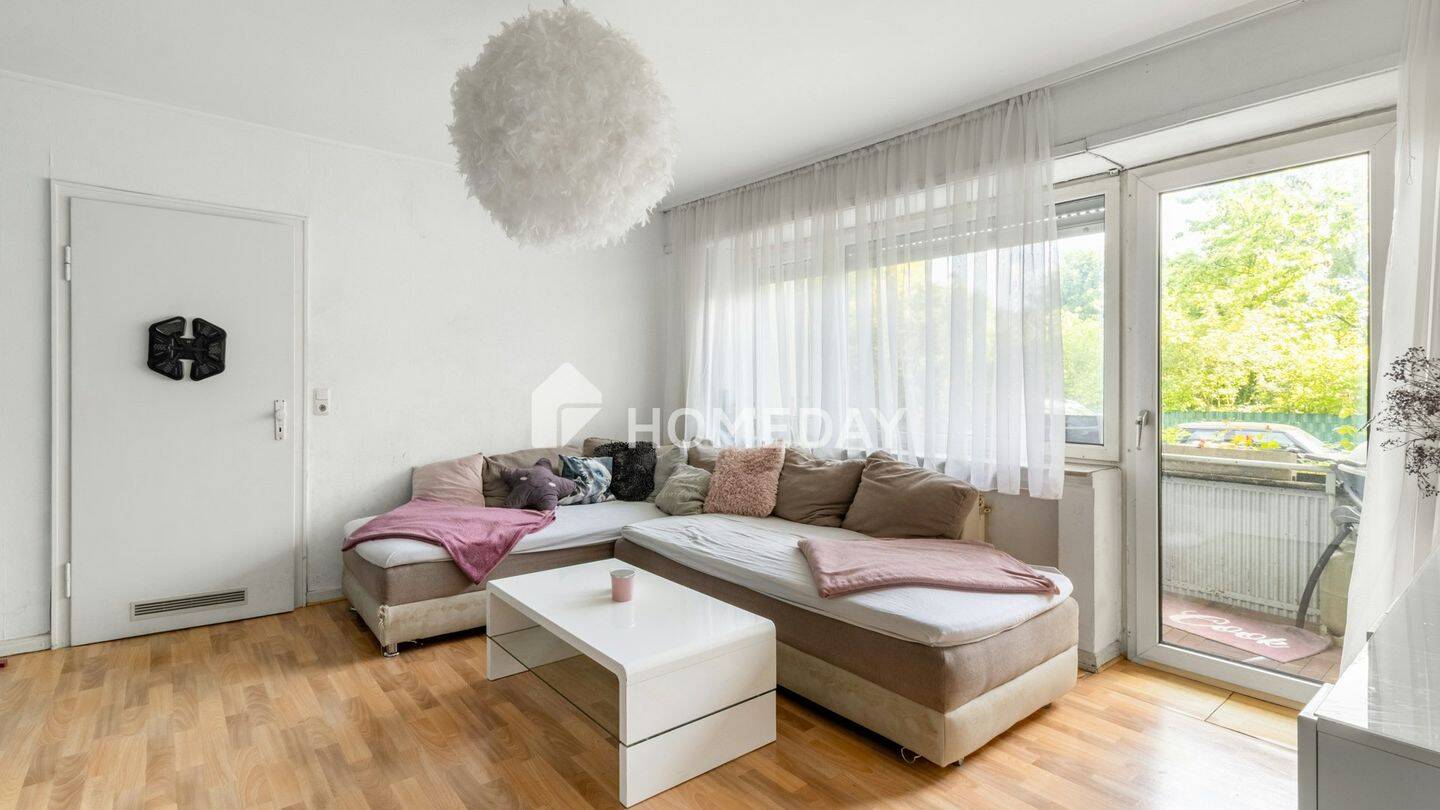 Sofort einziehen und wohlfühlen! Gepflegte Erdgeschosswohnung mit Loggia & Garten in angenehmer Lage, 65929 Frankfurt am Main (Höchst Schwanheim Unterliederbach)