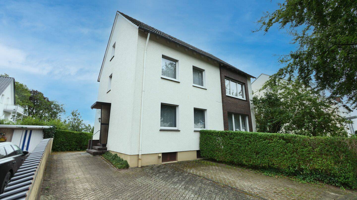 Zweifamilienhaus mit großem Garten im Lippstädter Norden, 59555 Lippstadt