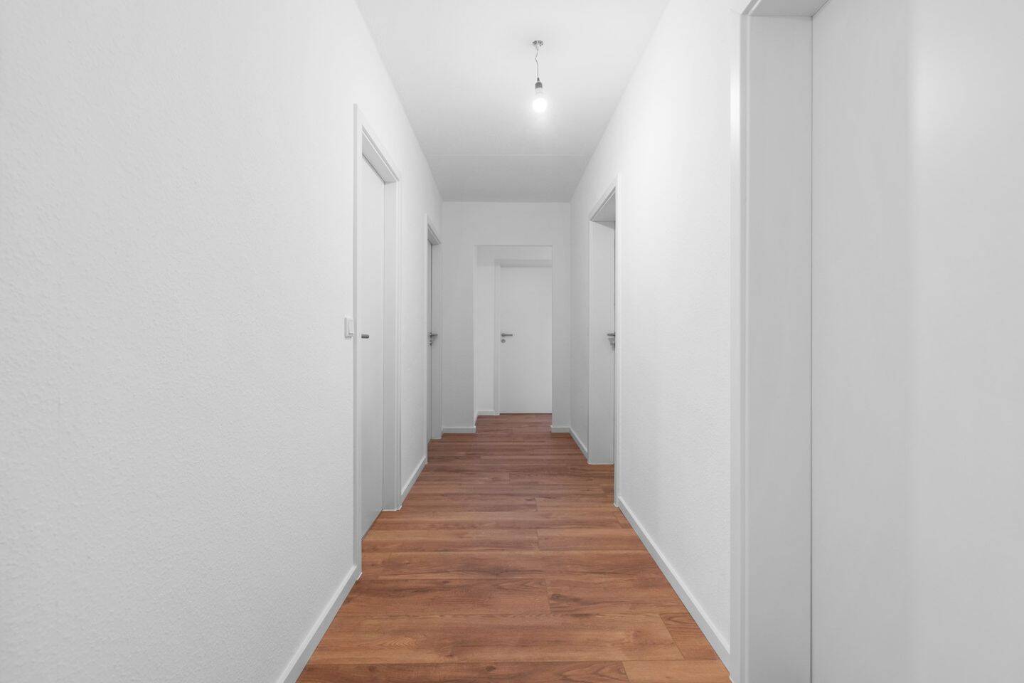 Vollmöblierte Zimmer in moderner 4er-WG (All-Inclusive & Einzugsbereit!), 60528 Frankfurt am Main (Niederrad Sachsenhausen Schwanheim)