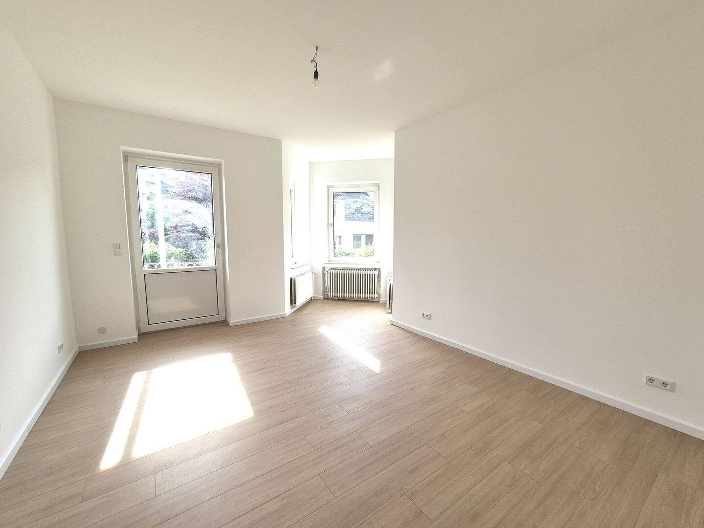 Großzügige 3 Zimmer Wohnung mit Balkon und Garten, 30880 Laatzen