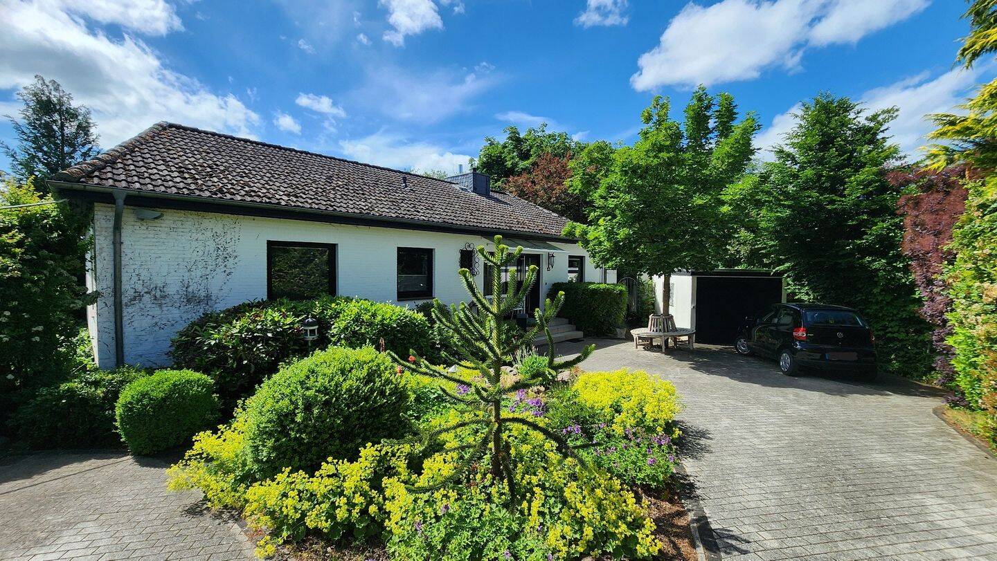 –Bungalow mit Einliegerwohnung–, 23701 Eutin