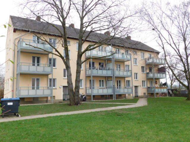 ***Renoviert und bezugsfertige 2-Zimmer-Erdgeschosswohnung in ruhiger Lage mit Balkon***, 47229 Duisburg (Bergheim Friemersheim Rheinhausen-Mitte)