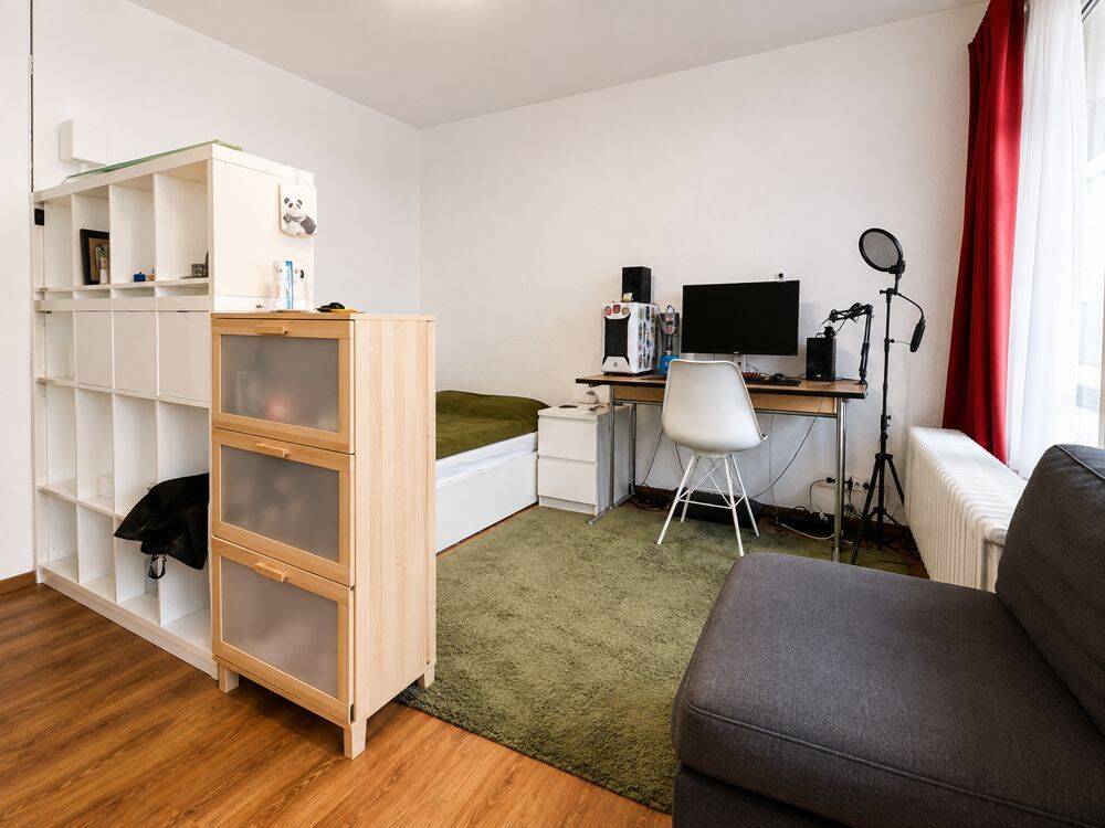 Helle 1-Zimmer-Wohnung mit großzügigem Balkon und Aufzug im Ihmezentrum, 30449 Hannover