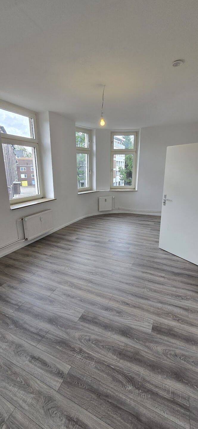 Komplett sanierte 3 Zimmer Wohnung in Gelsenkirchen zu vermieten, 45886 Gelsenkirchen (Ückendorf)