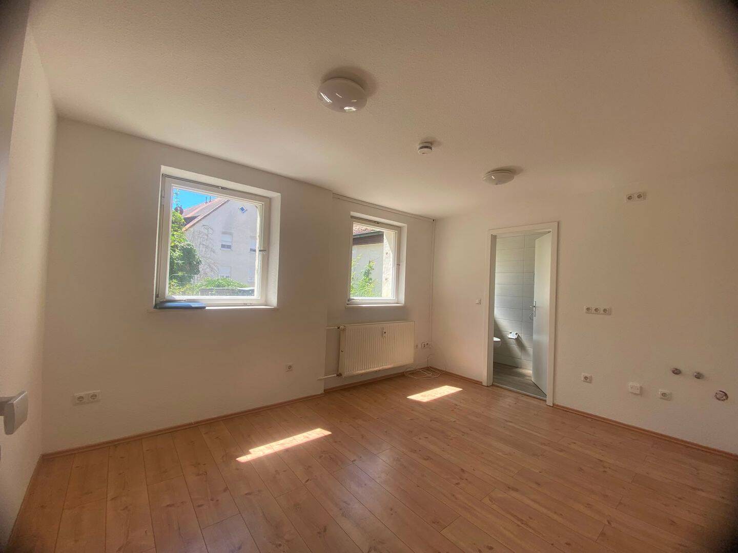 WUNDERSCHÖNE HELLE 1- ZIMMER-WOHNUNG IN NÜRNBERG – KATZWANG, WLAN INKLUSIVE!, 90455 Nürnberg