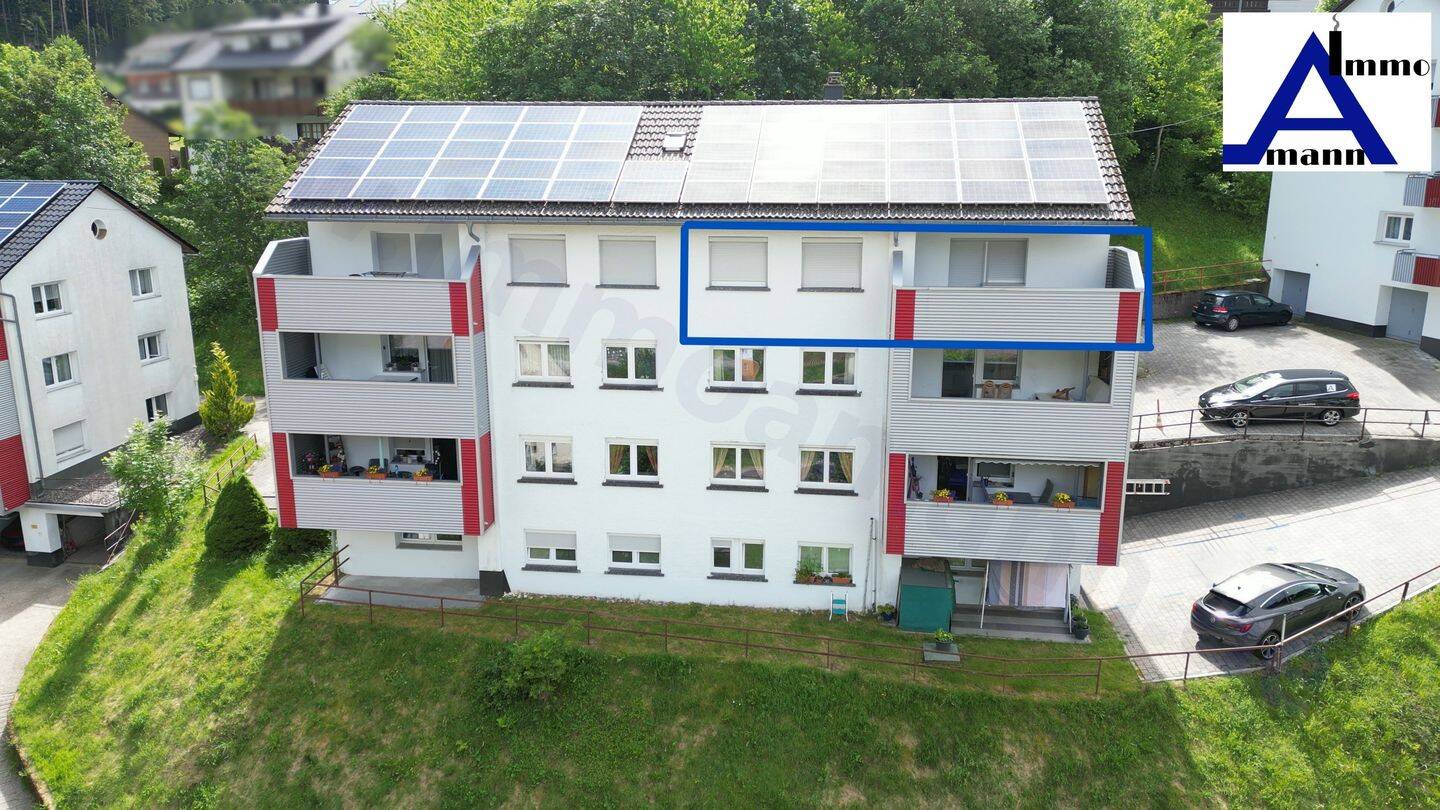 Charmantes 3-Zimmer-Balkonapartment in Gütenbach, zentrale Lage, ruhige Seitengasse, Panoramablick und ausgezeichnete Anbindung, 78148 Gütenbach