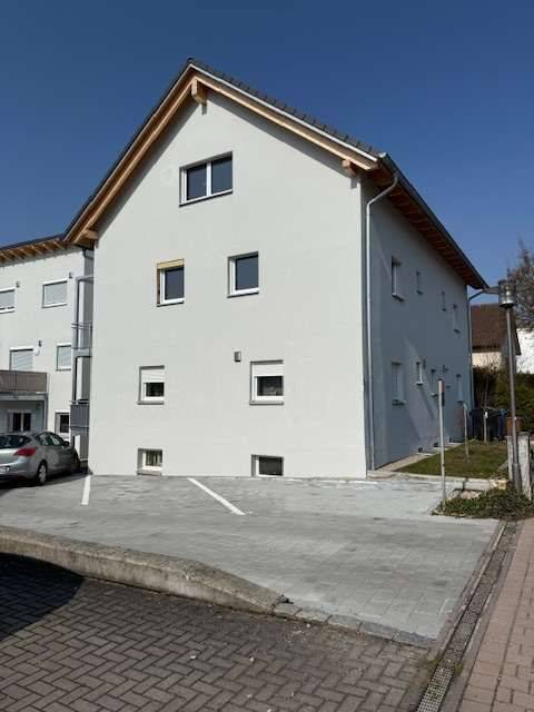 Top-Investment: Vermietete 4-Zimmer-Wohnung mit Balkon zzgl. Stellplatz!, 94351 Feldkirchen