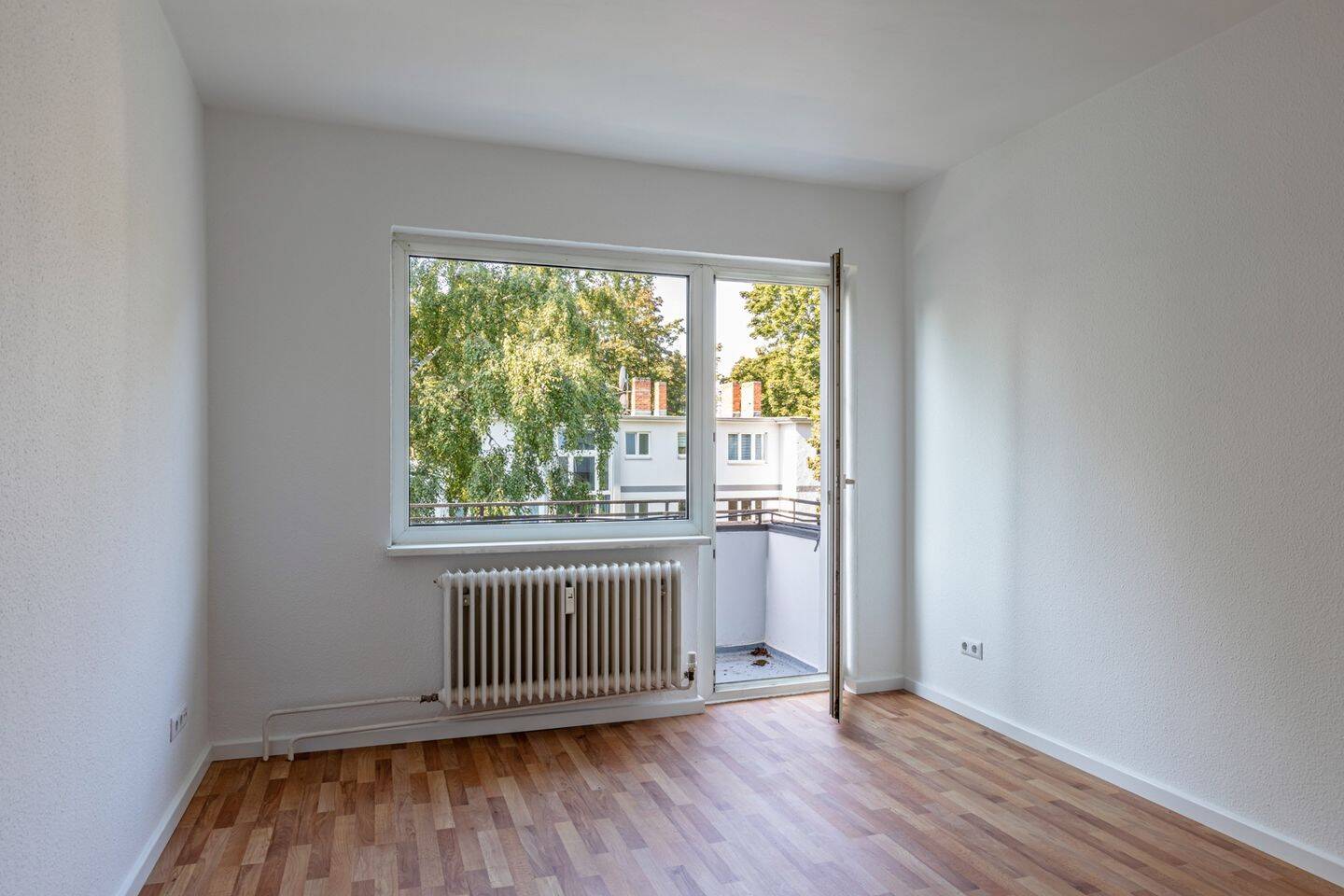 2 Zimmer mit Sonnenbalkon – Raum für eigene Ideen, 12059 Berlin (Neukölln Kolonie Petersbaude Kolonie Rübezahl)