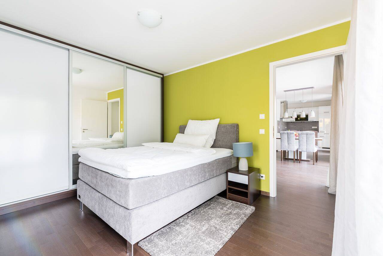 Einziehen und Wohlfühlen: Möbliertes Apartment am Olympiapark, 80809 München (Milbertshofen-Am Hart Neuhausen-Nymphenburg Schwabing-West)