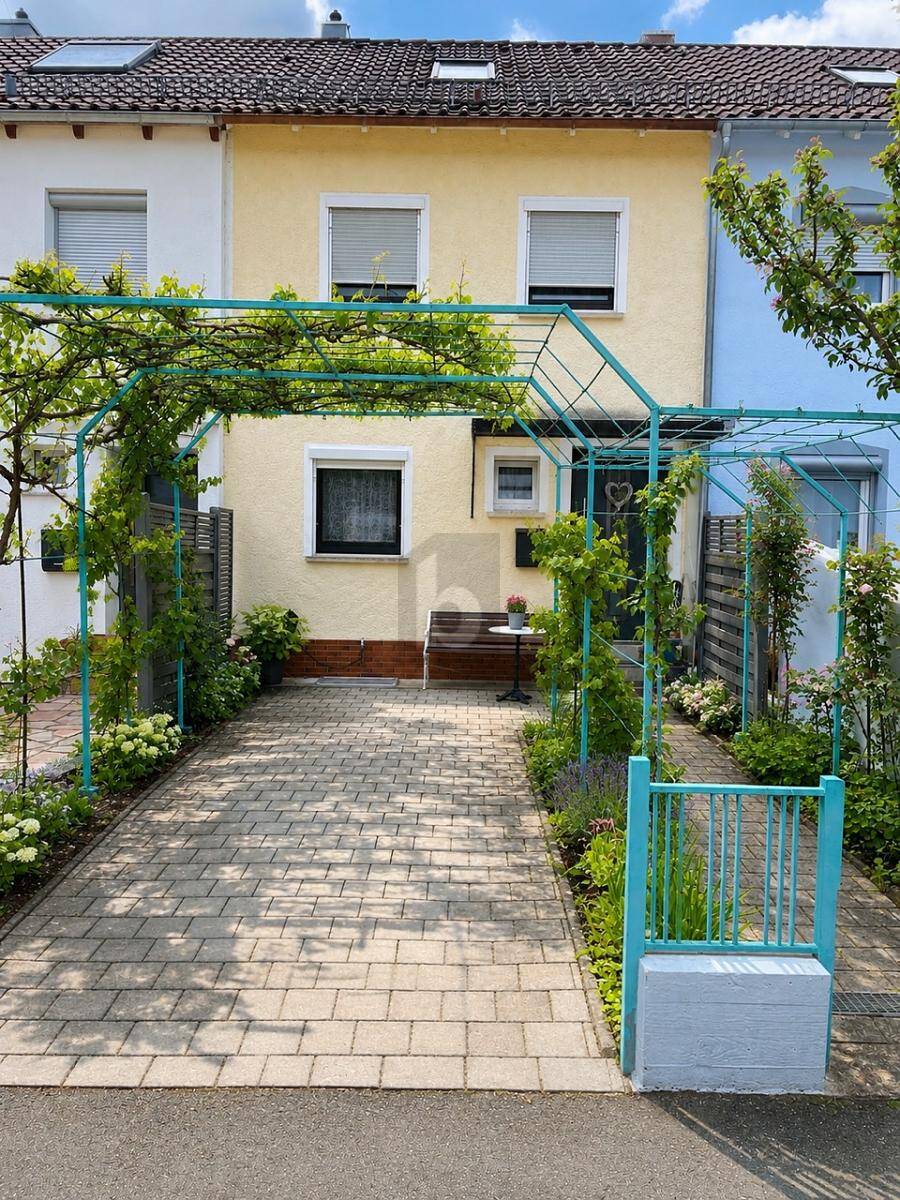 FAMILIENTRAUM MIT GARTEN, GARAGE & STELLPLATZ, 72770 Reutlingen