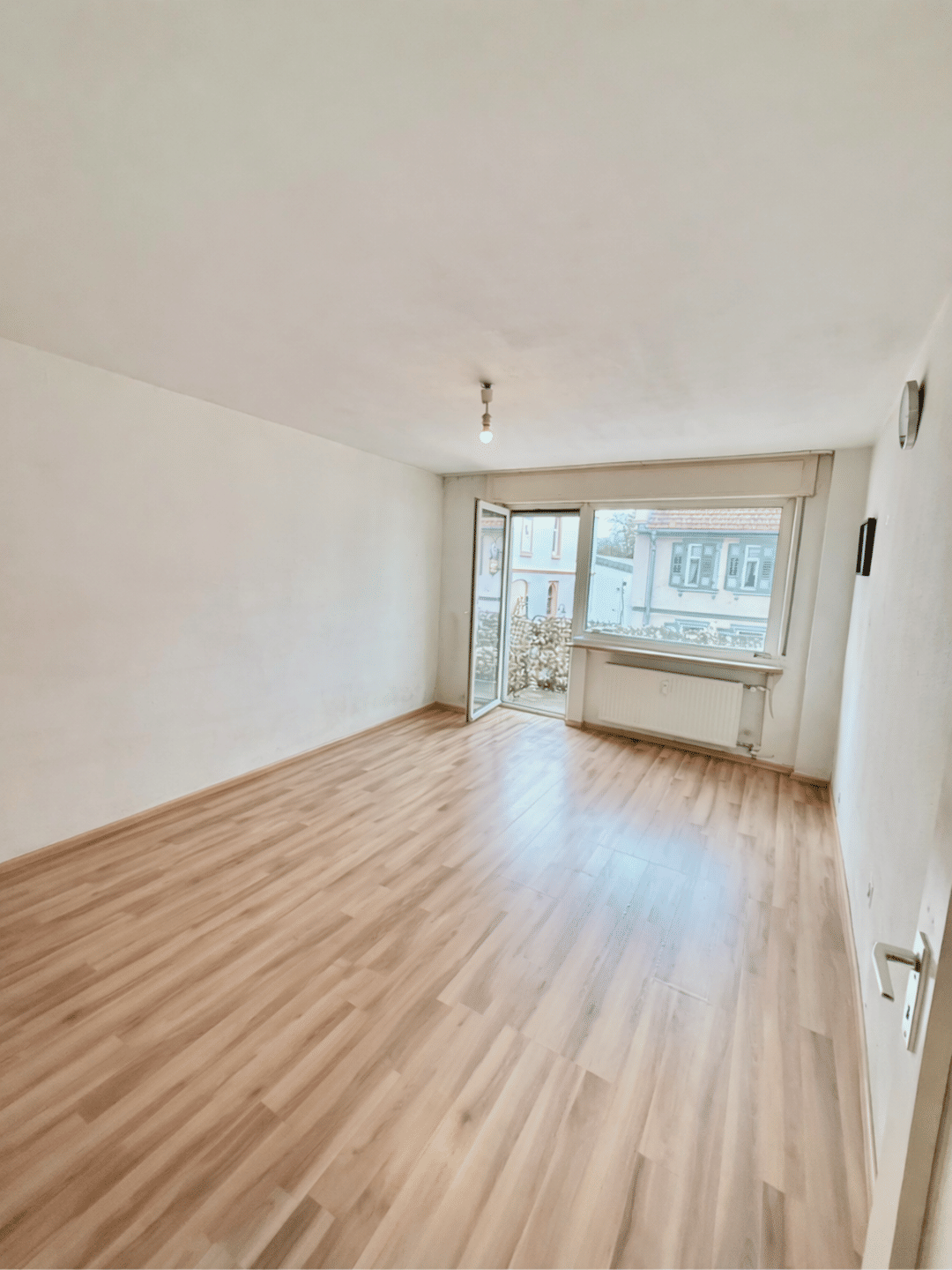 Charmante 2-Zimmer-Etagenwohnung in zentraler Lage von Reinheim, 64354 Reinheim