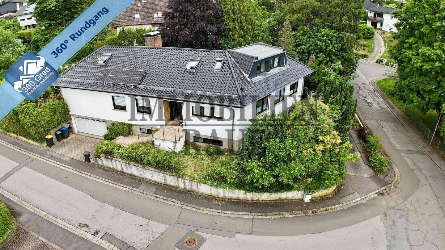 WOHNEN MIT VIEL PLATZ, PRIVATSPHÄRE UND ZAHLREICHEN EXTRAS – GEPFLEGTER WINKELBUNGALOW IN SPIESEN, 66583 Spiesen-Elversberg