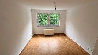 Unrenovierte 2-Zi-Wohnung in Barmbek-Süd zu vermieten | GLADIGAU, 22083 Hamburg (Hamburg-Nord Barmbek-Süd)