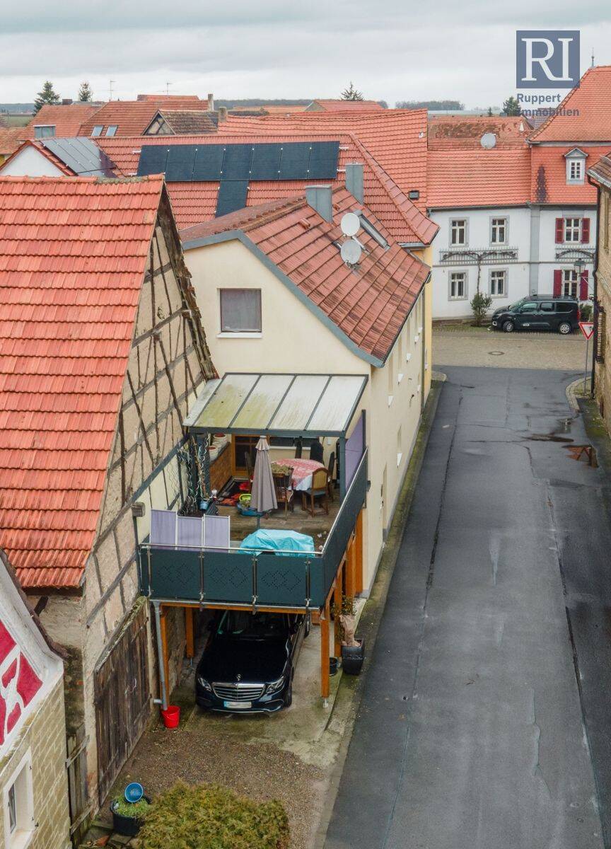 Gepflegtes Einfamilienhaus mit Terrasse und Carport, 97509 Kolitzheim