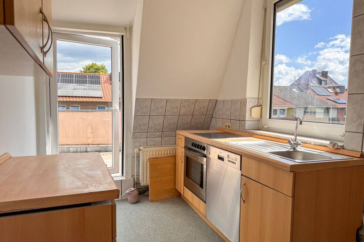 Charmante 2-Zi.-Wohnung mit großer Dachterrasse in ruhiger Lage in Walle, 28217 Bremen (Handelshäfen Steffensweg Utbremen Westend)