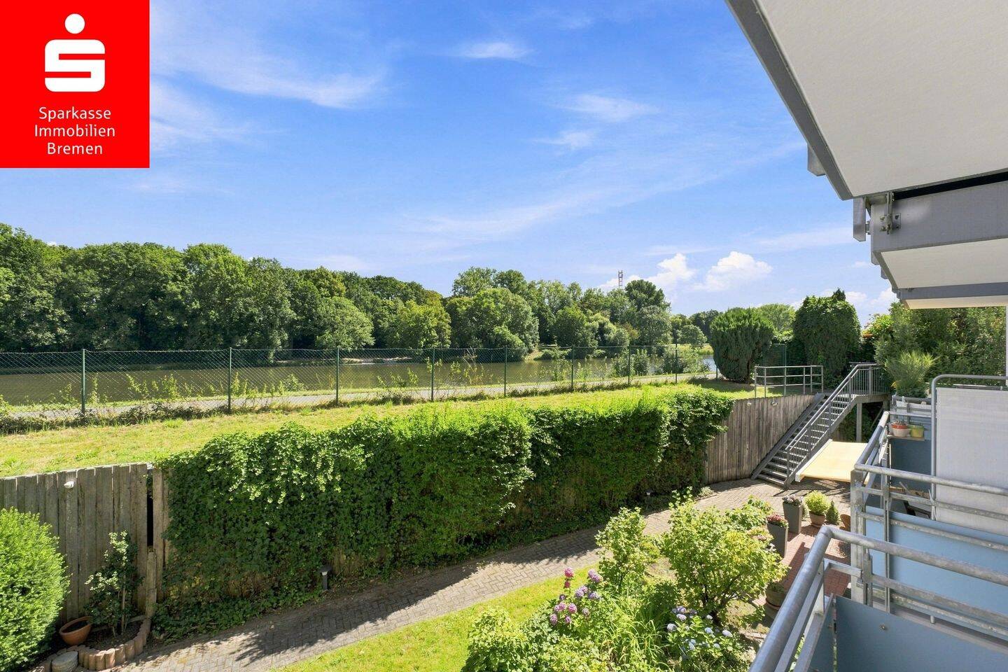 Bremen-Buntentor: Exklusiv, Barrierearm, Weserblick – gepflegte Etagenwohnung mit Balkon und Carport, 28201 Bremen (Buntentor Gartenstadt Süd Huckelriede Neustadt Südervorstadt)
