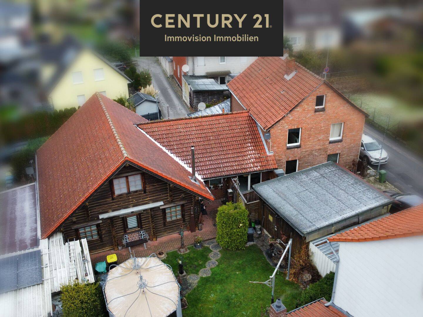 C21 Immovision: Einfamilienhaus EEK A & Zweifamilienhaus auf einem Grundstück, 31191 Algermissen