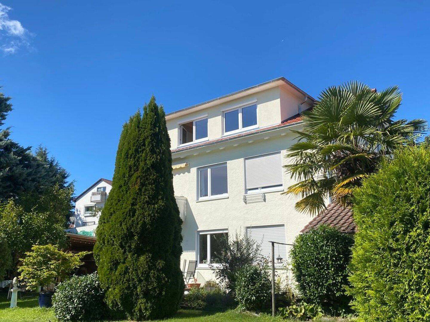 Befristete Vermietung: Möblierte 2,5 Zimmer-Wohnung mit Balkon in Friedrichshafen-Manzell, 88048 Friedrichshafen