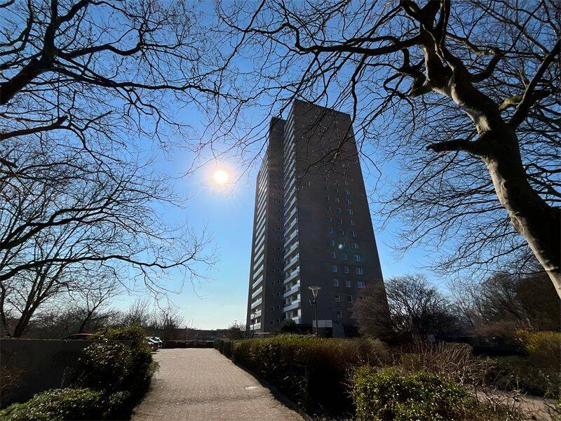 Wohnen über dem Hafen: 1-Zimmer-Apartment mit Panoramablick und Westbalkon im 14. Stock, 22767 Hamburg (Altona Altona-Altstadt Ottensen Sankt Pauli Sternschanze)