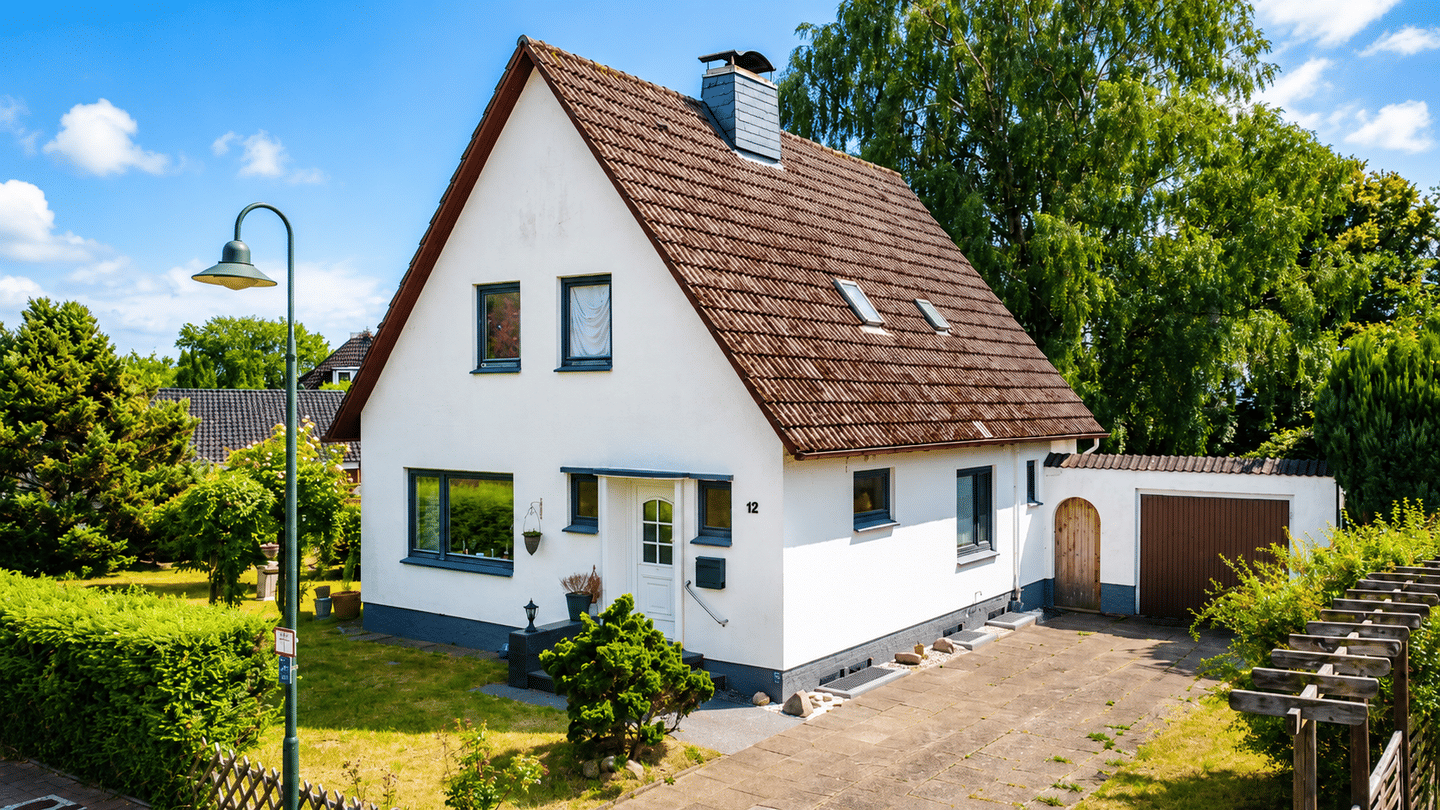 Charmantes Einfamilienhaus mit großem Grundstück und viel Gestaltungspotenzial, 25876 Schwabstedt